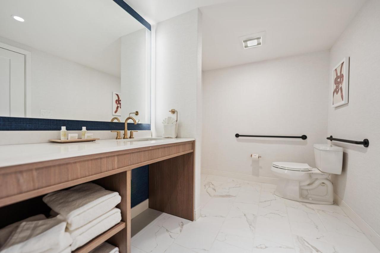 Greyfinch Chatham Inn المظهر الخارجي الصورة