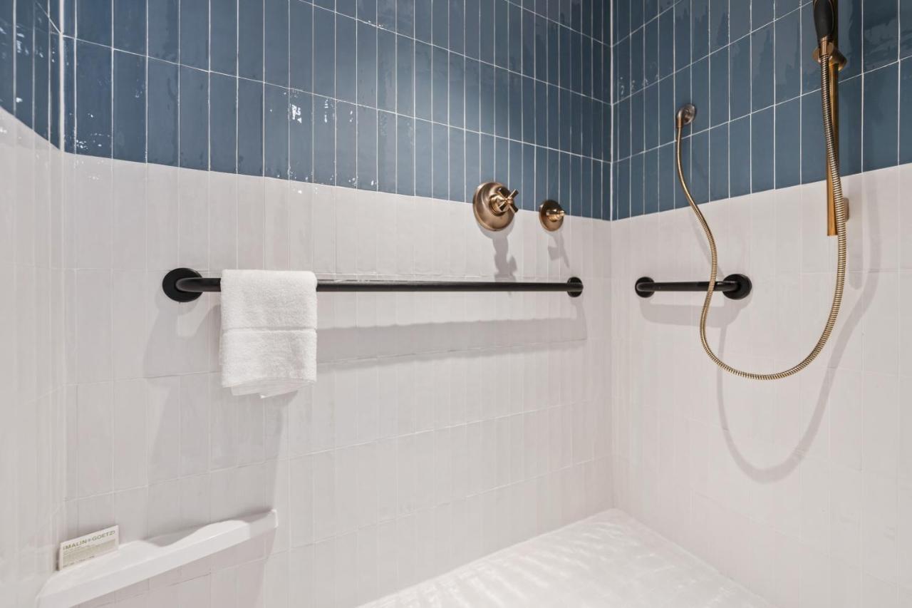 Greyfinch Chatham Inn المظهر الخارجي الصورة