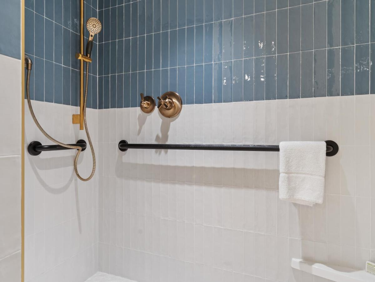Greyfinch Chatham Inn المظهر الخارجي الصورة